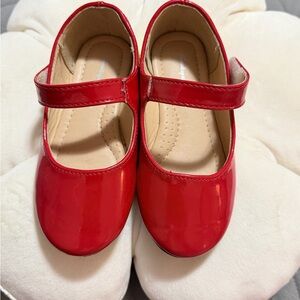 Girls Red Patent Mary Jane Shoes - Classic Kids Dress Shoes